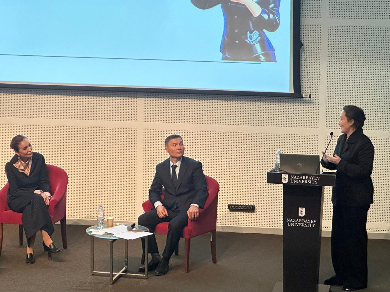 10 جىلدىق مەرەيتوي: National Geographic Qazaqstan ۇزدىكتەردى ماراپاتتادى