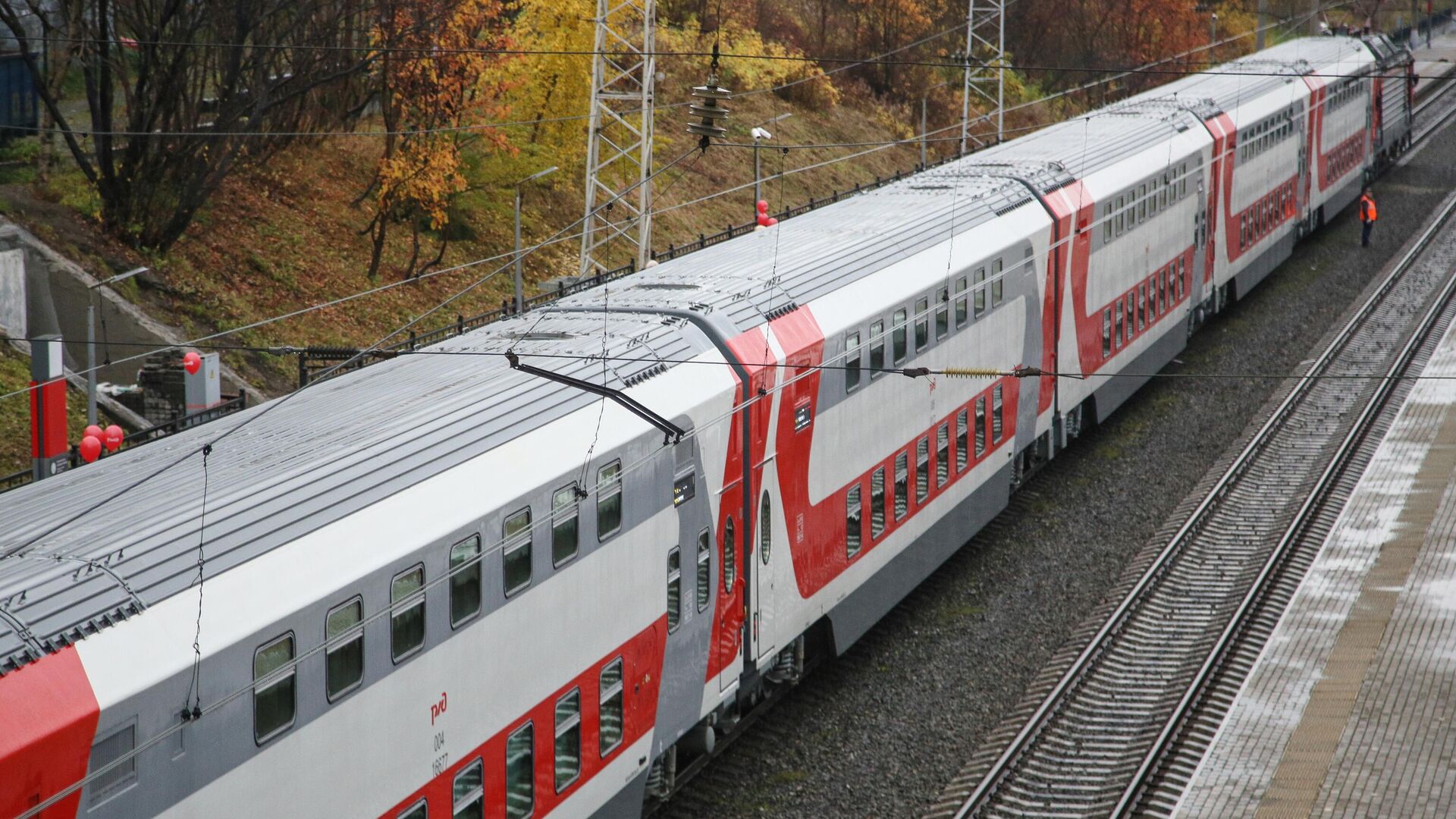 وزبەكستاندا ەكى قاباتتى پويىزدار قاتىنايدى