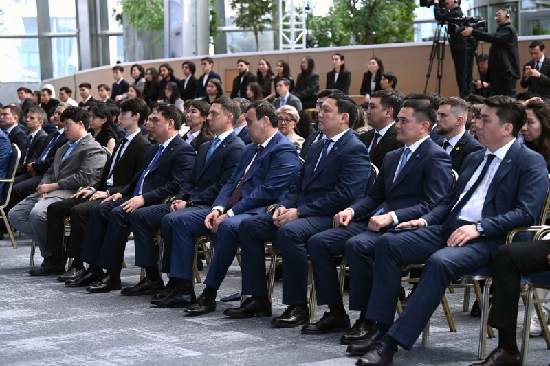 پرەزيدەنت IT سالاسىنداعى وزىق يدەيالار مەملەكەتتىك جۇيەگە ەنگىزىلۋى ءتيىس ەكەنىن ايتتى