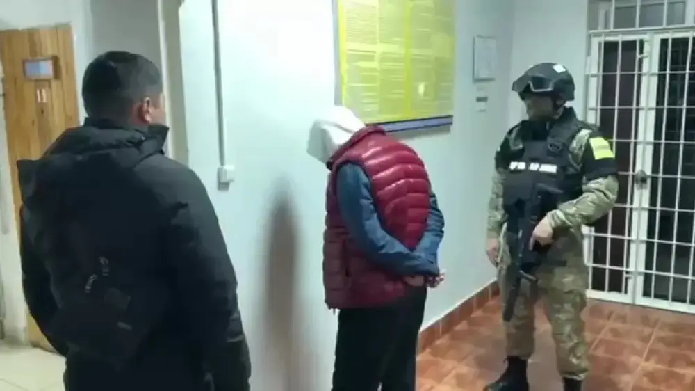 شىمكەنتتە اكىمدىكتەن 10 ملن تەڭگە بوپسالاعان بلوگەر سوتتالدى