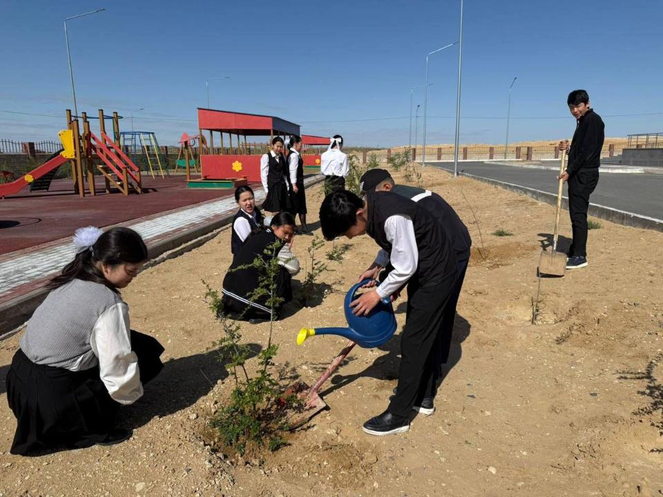 «تازا قازاقستان»: كەلەشەك مەكتەبىنىڭ وقۋشىلارى سەنبىلىككە قاتىستى