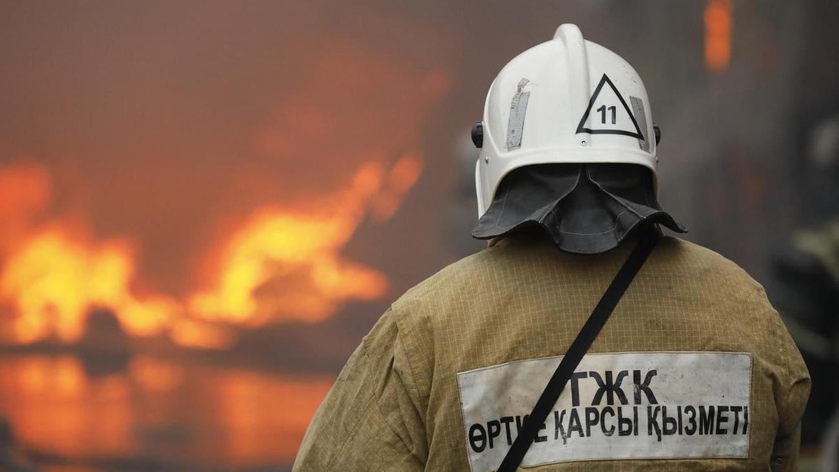 تۇركىستاندا كوپقاباتتى تۇرعىن ءۇي جانىنداعى دۇكەن ورتەندى