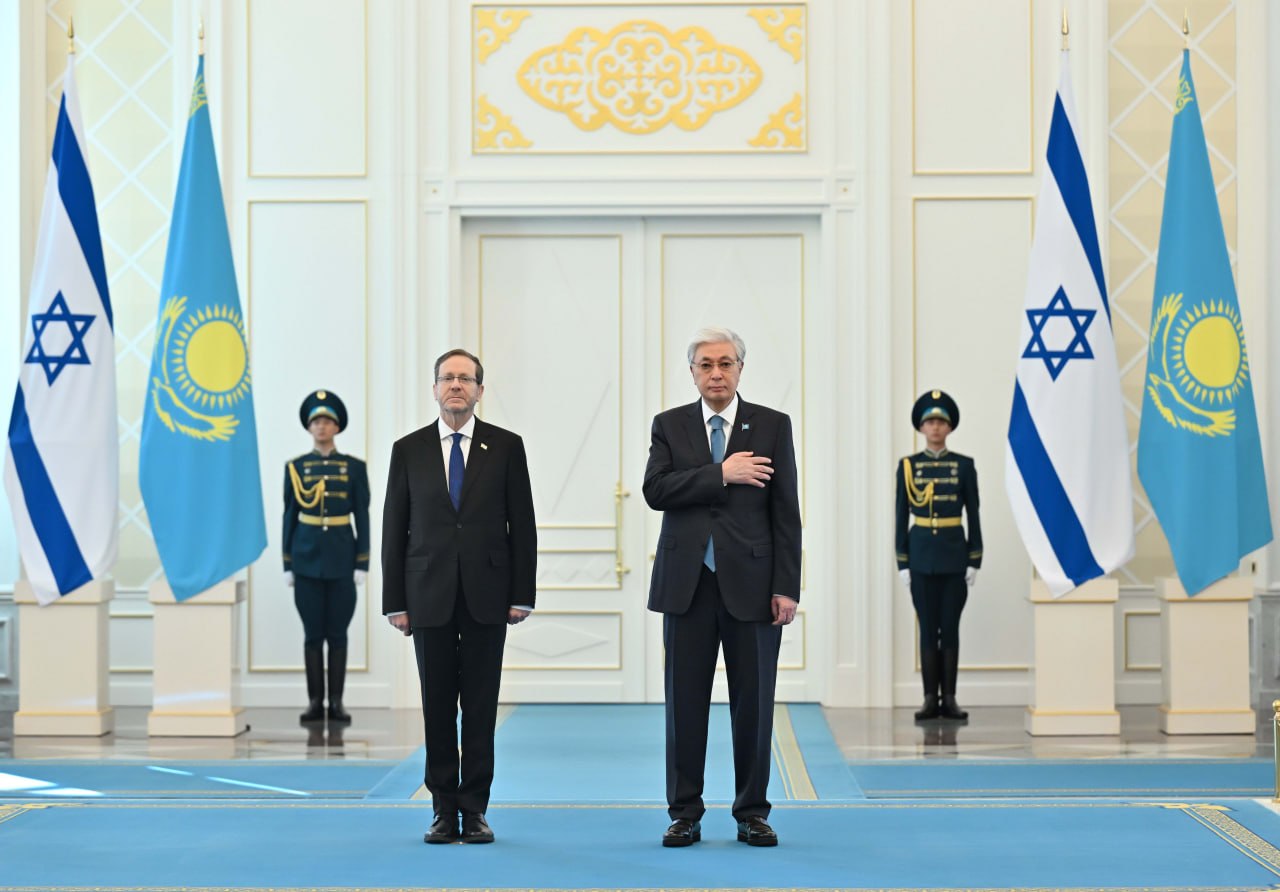 اقوردادا يزرايل پرەزيدەنتىن سالتاناتتى قارسى الۋ ءراسىمى ءوتتى