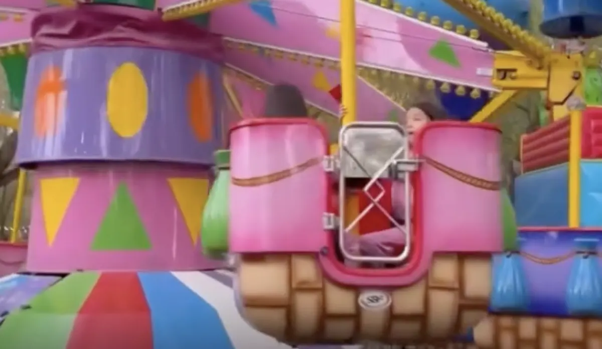 «قىزدارىمدى باسىپ قالا جازدادى»: استاناداعى ساياباقتا بالالار مىنگەن اتتراكتسيون ءۇزىلىپ كەتكەن