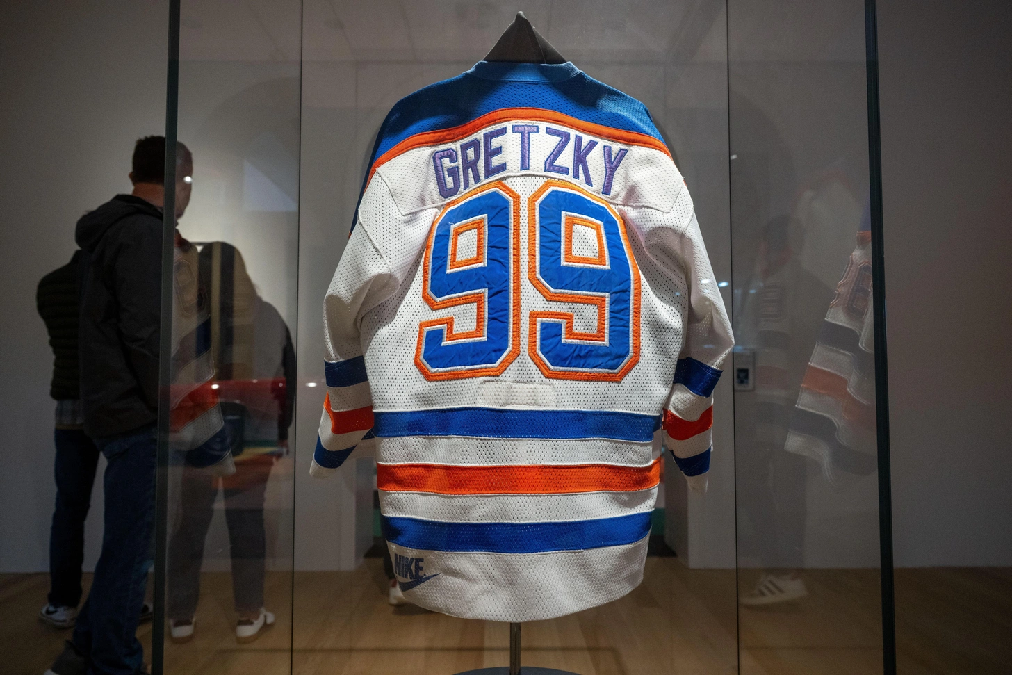 حوككەيشى  ۋەين گرەتتسكيدىڭ جەيدەسى 1,2 ملرد تەڭگەگە ساتىلدى