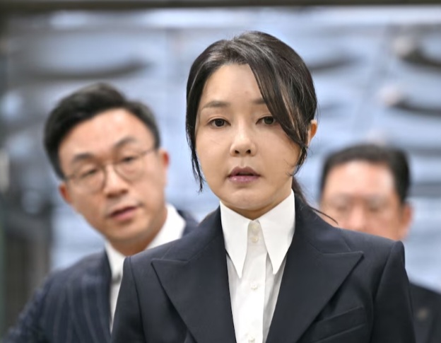 وڭتۇستىك كورەيانىڭ بۇرىنعى ءبىرىنشى حانىمى 4 جىلعا سوتتالدى