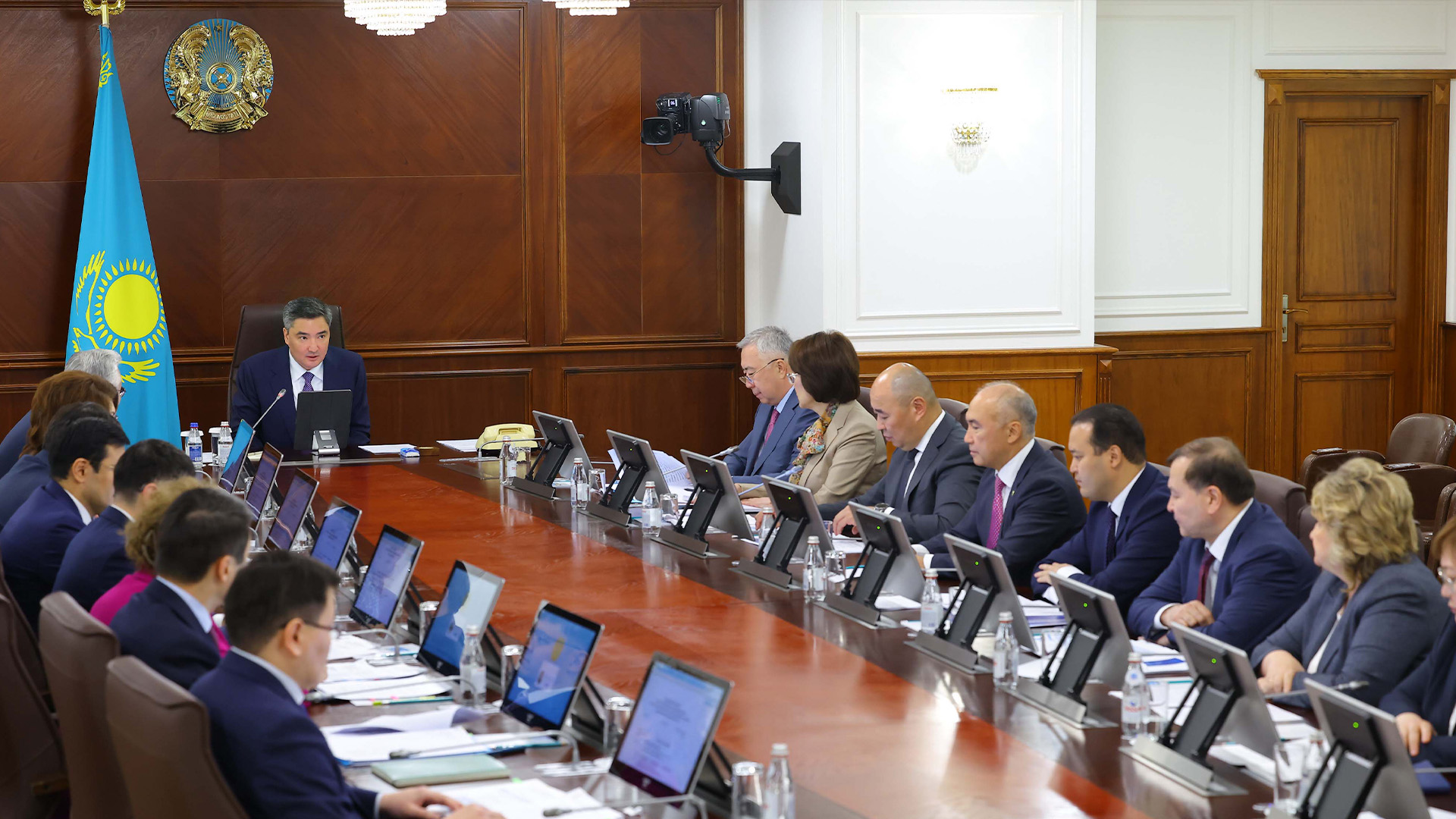 ولجاس بەكتەنوۆ دارىلىك زاتتاردى 1 شىلدەگە دەيىن تىركەۋدى تاپسىردى