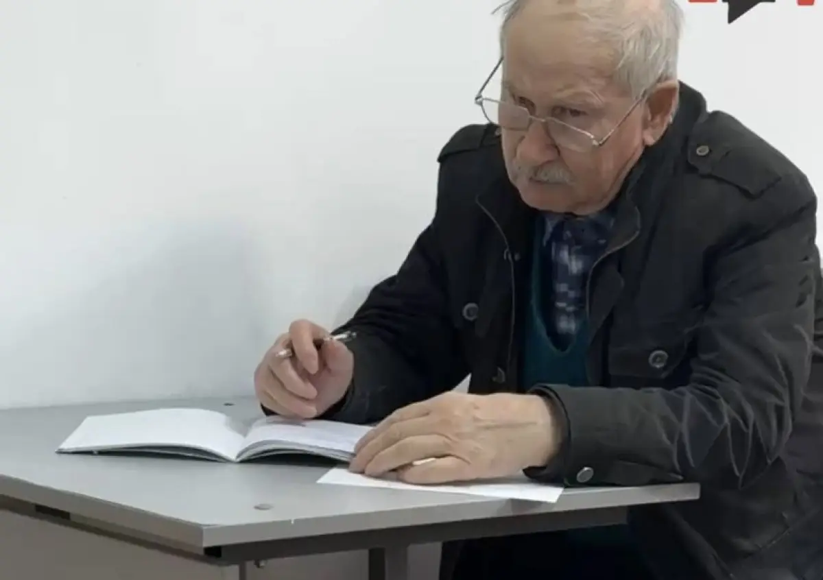 اتىراۋدا 74 جاستاعى قاريا قازاق ءتىلىن ۇيرەنىپ ءجۇر