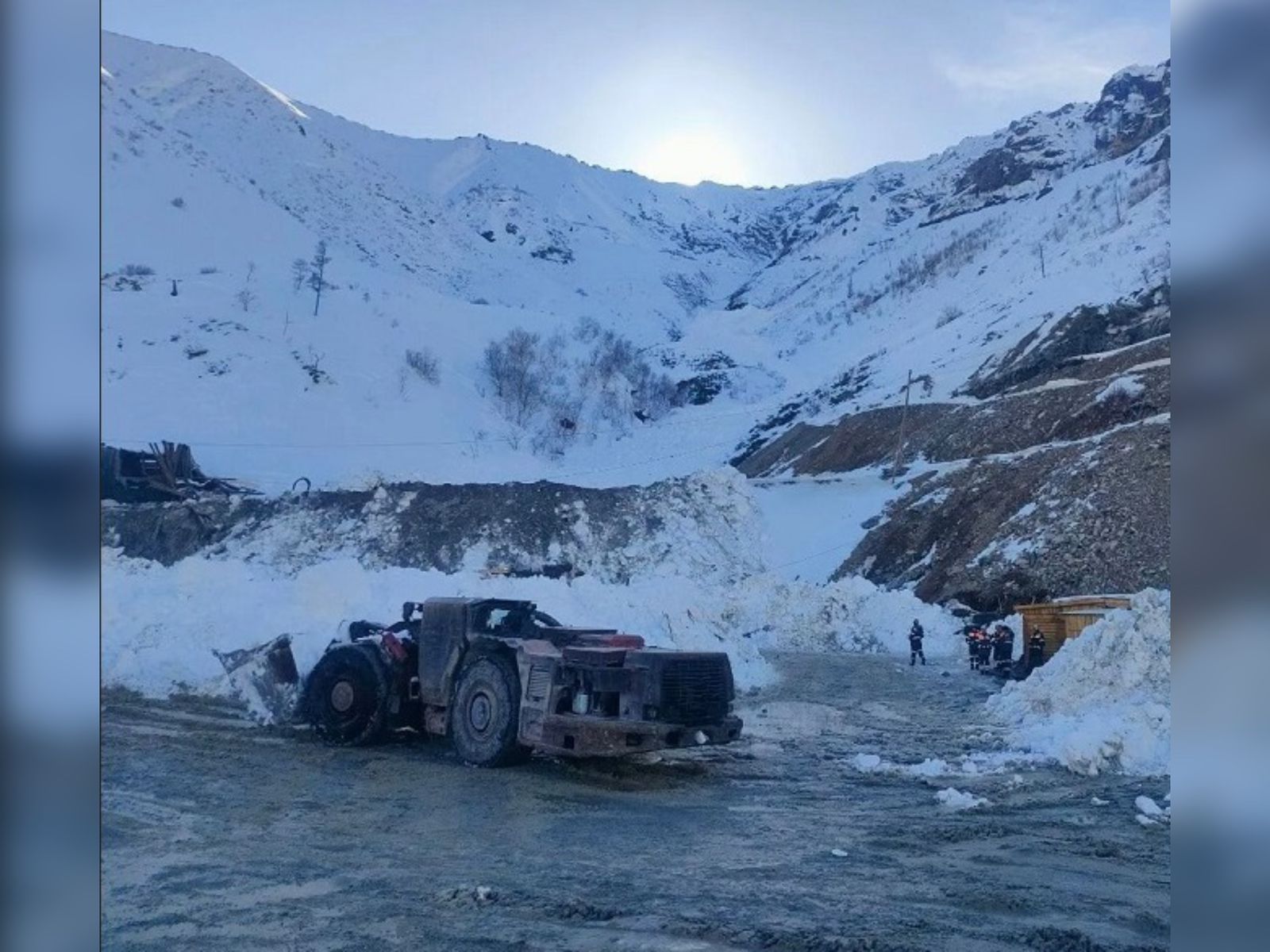 بۋرياتيادا قار كوشكىنى ءجۇردى: قازا تاپقاندار اراسىندا قازاقستان ازاماتى بار