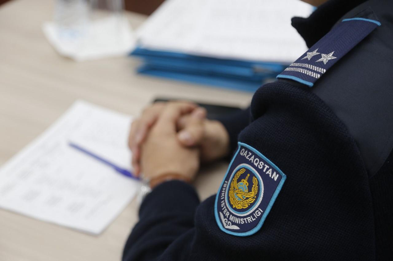 نازارباەۆ ۋنيۆەرسيتەتى پاتەرىندەگى قارۋ-جاراق داۋى: پوليتسيا تەرگەۋدى باستادى