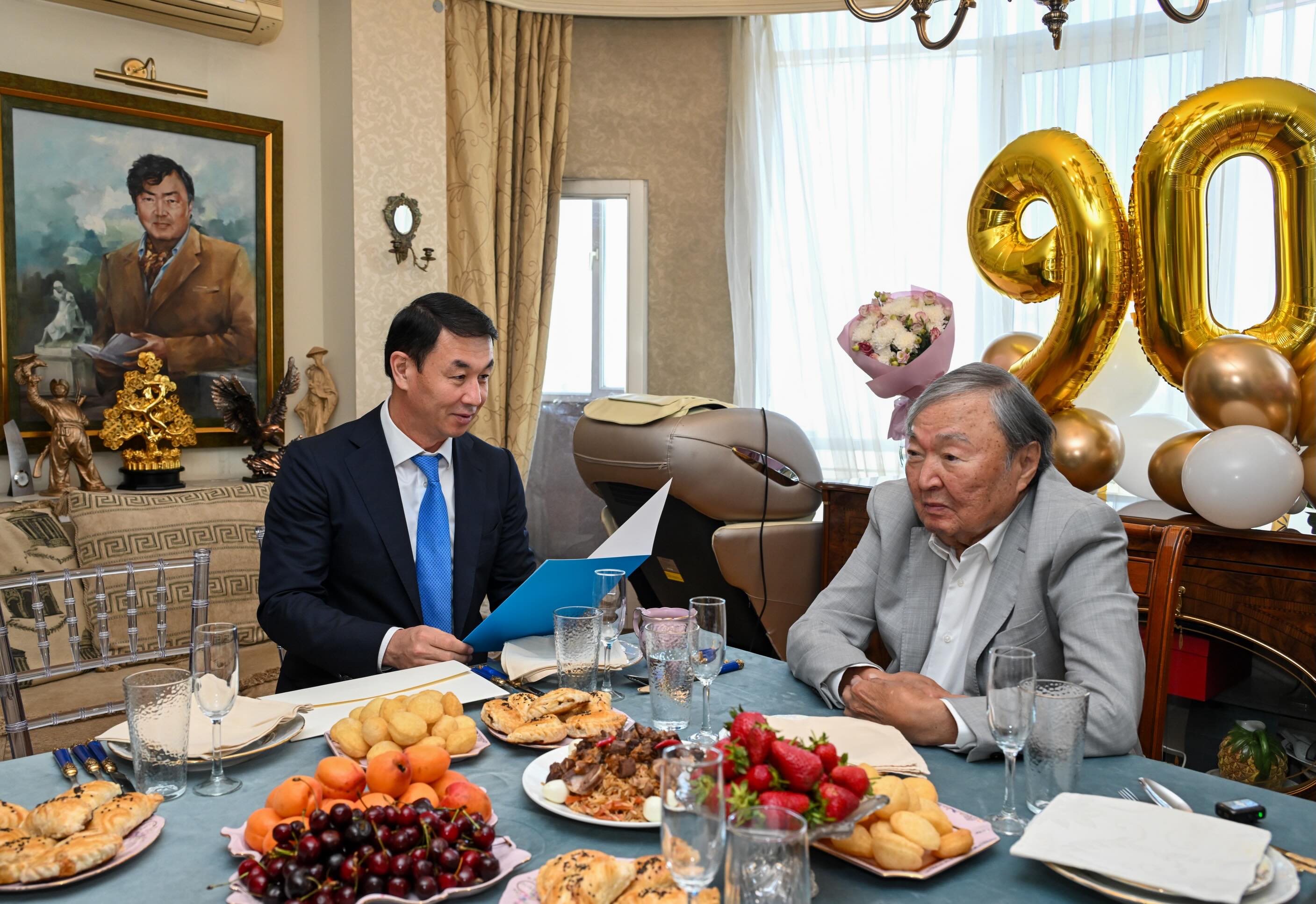 ولجاس سۇلەيمەنوۆ 90 جاستا