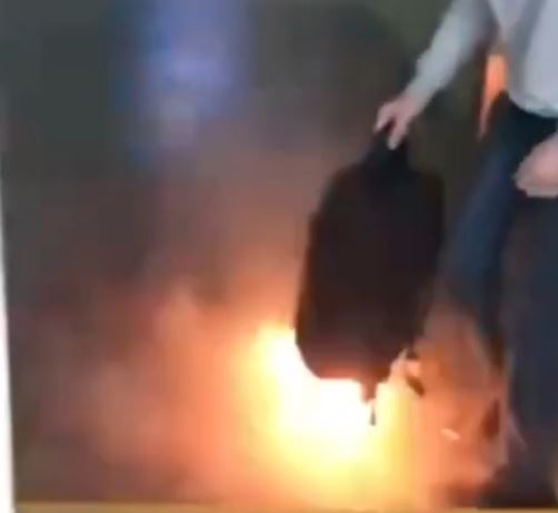 ليفت ىشىندەگى قاۋىپتى ءسات: بويجەتكەننىڭ سومكەسىندەگى قۋاتتاعىش قۇرىلعى ورتەندى