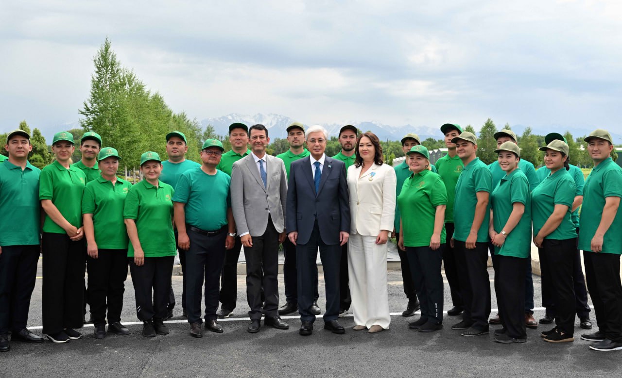 مەملەكەت باسشىسى GREEN ەسو جىلىجاي كەشەنىمەن تانىستى