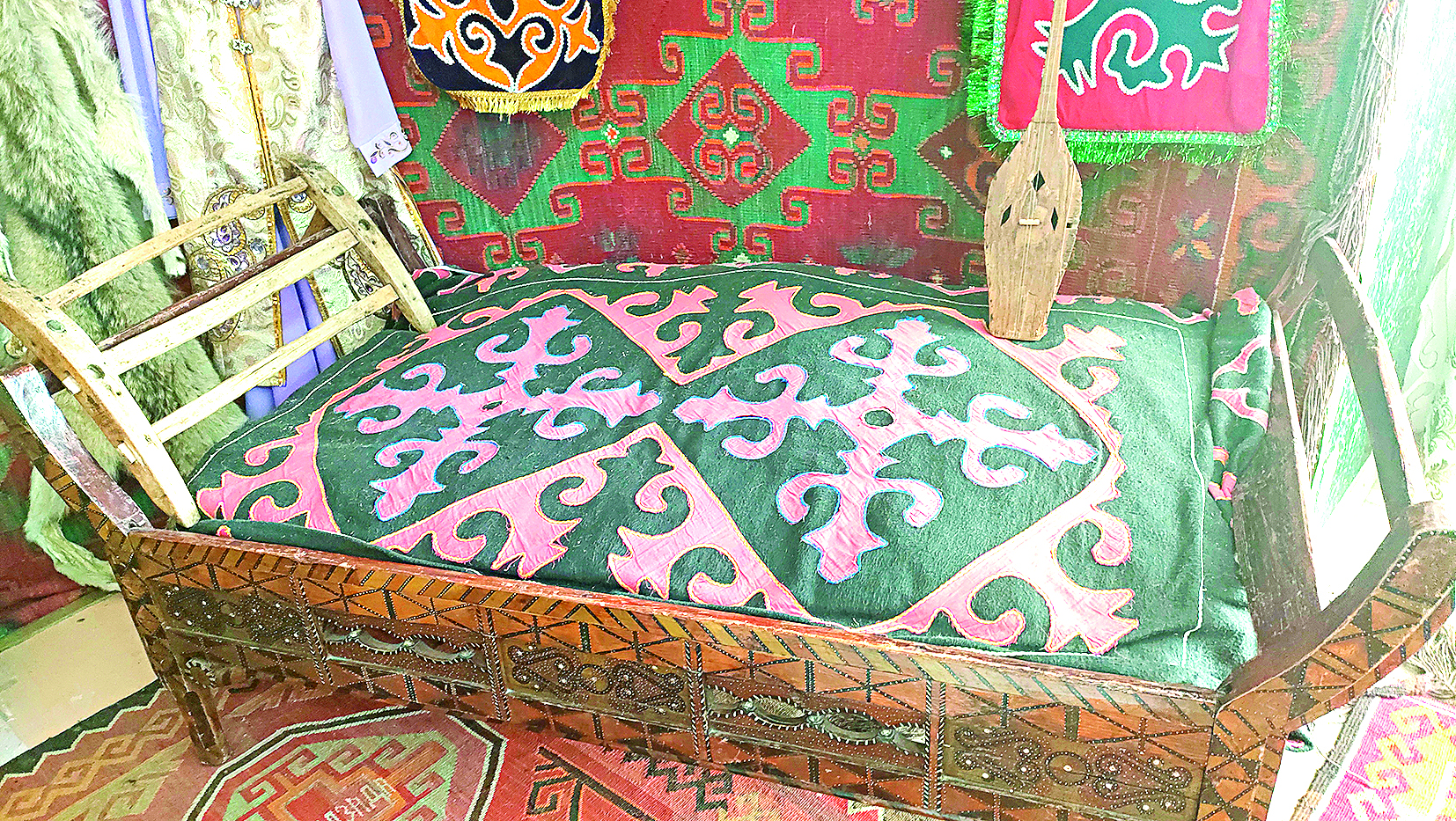 امانگەلدى باتىردىڭ اعاش توسەگى مۋزەيدە ساقتاۋلى تۇر
