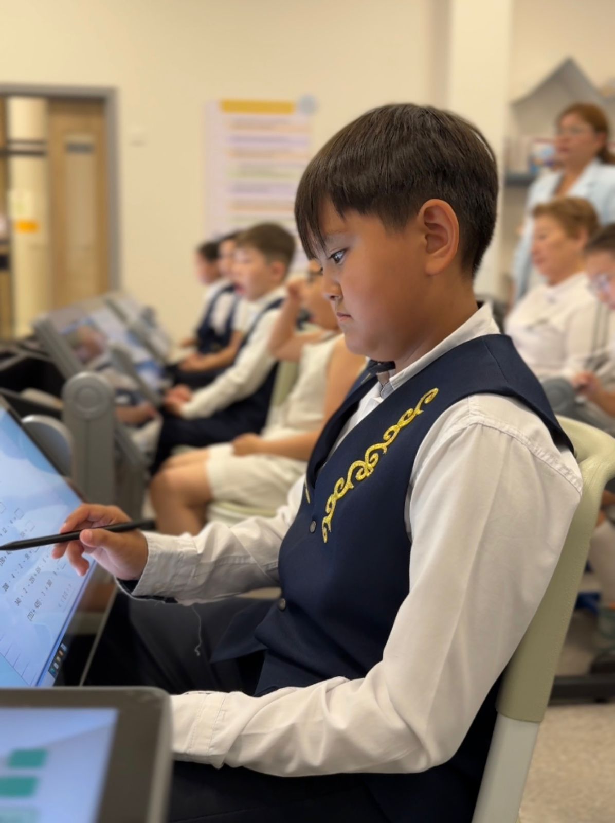 جي ارقىلى وقىتاتىن Smart Class وقۋشىلاردىڭ ۇلگەرىمىن 32%-عا ارتتىردى