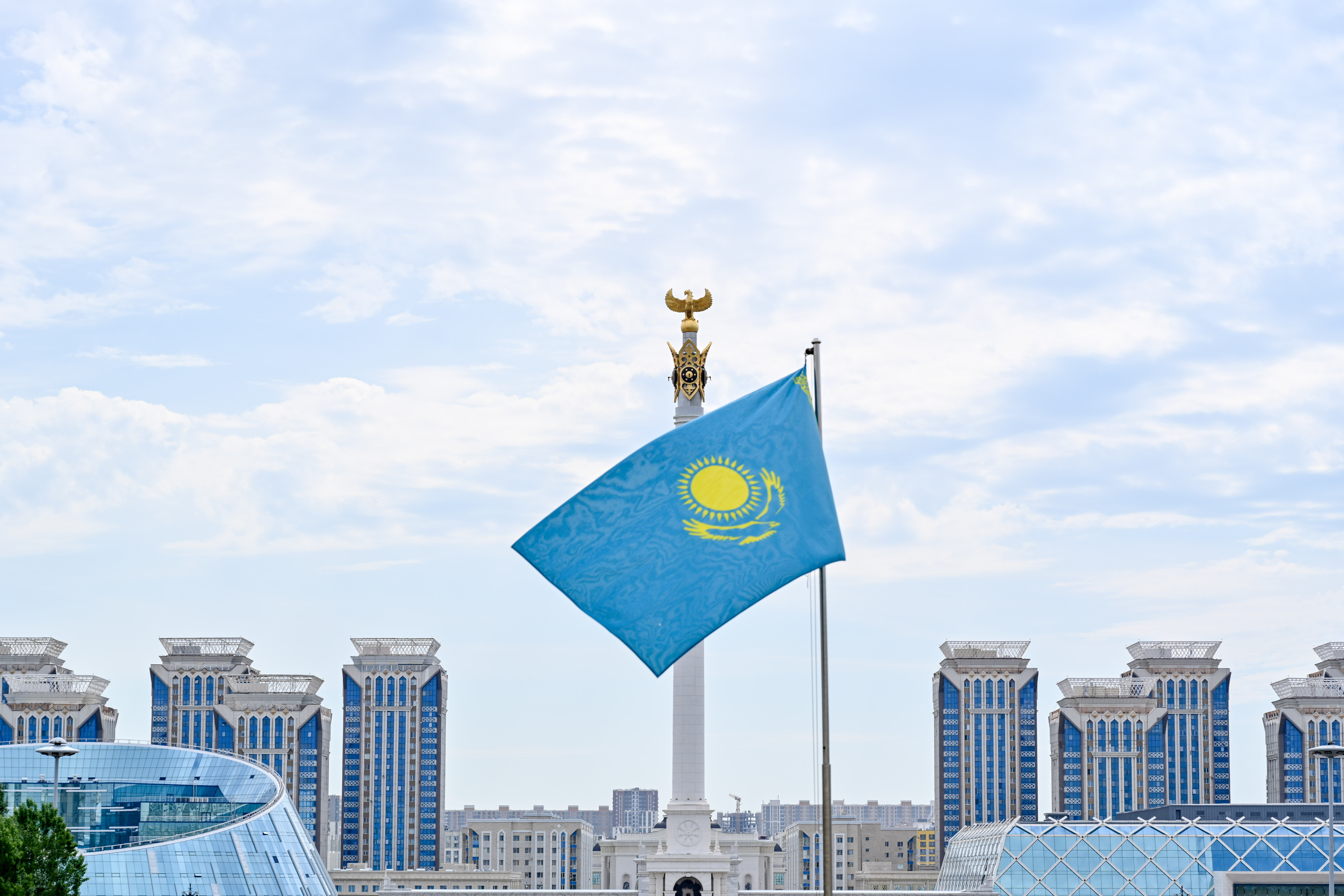 ازاتتىق ايعاعى, بوستاندىق بايراعى