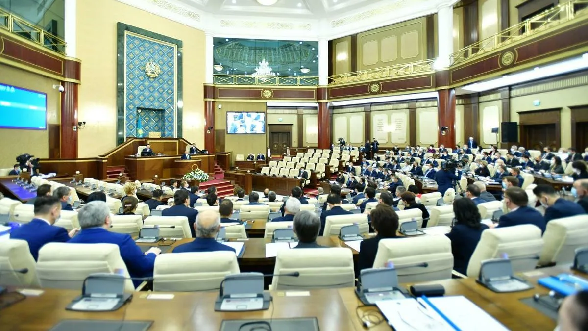 سوت جۇيەسىنىڭ تاۋەلسىزدىگىن قامتاماسىز ەتۋدە قۇرىلتايعا قانداي ءرول بەرىلگەن؟