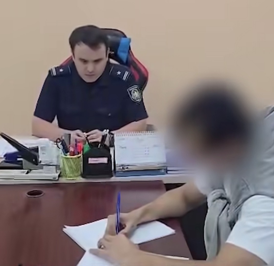 الماتىدا ساحنادا بالاعات ءسوز ايتقان انشىگە ايىپپۇل سالىندى