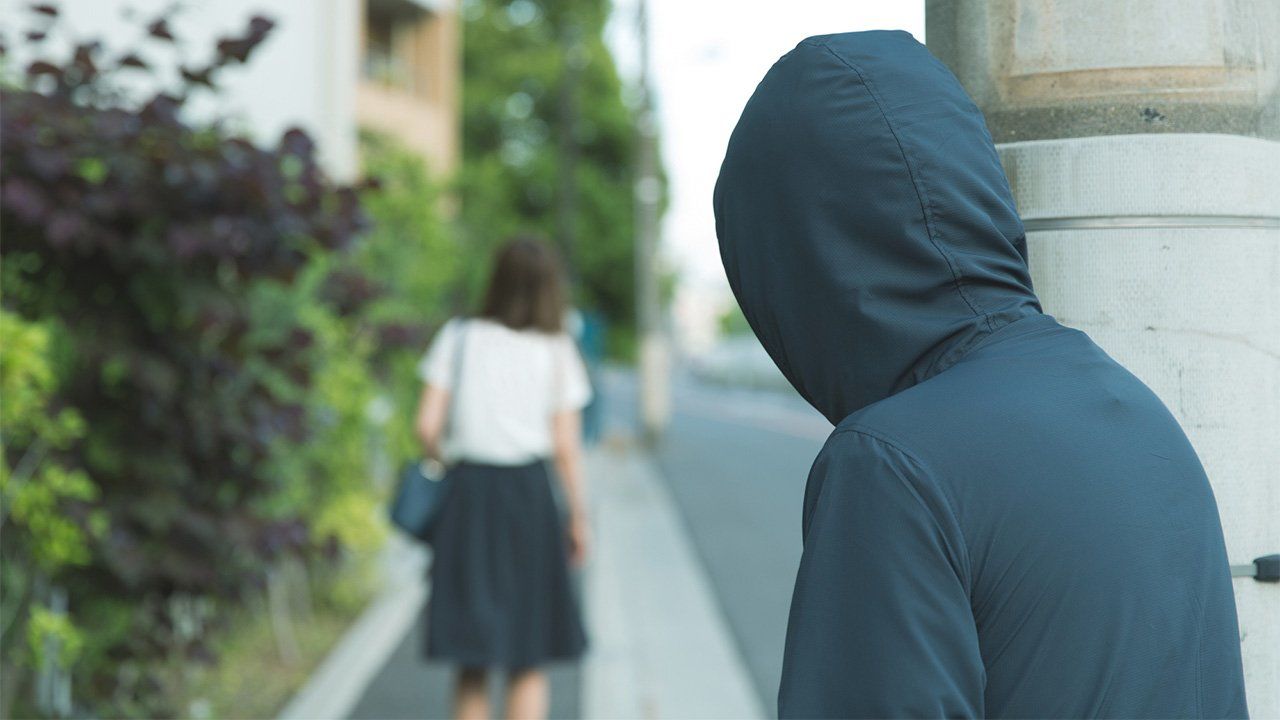 قايتالانعان ستالكينگ ءۇشىن باس بوستاندىعىنان ايىرۋ جازاسى ەنگىزىلەدى
