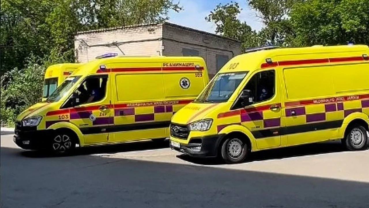پاۆلوداردا ەر ادام جەدەل جاردەم قىزمەتكەرلەرىنە شابۋىل جاسادى